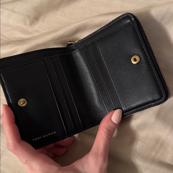 Tory Burch Black Quilted Wallet with Gold Logo - Picture 2 of 4